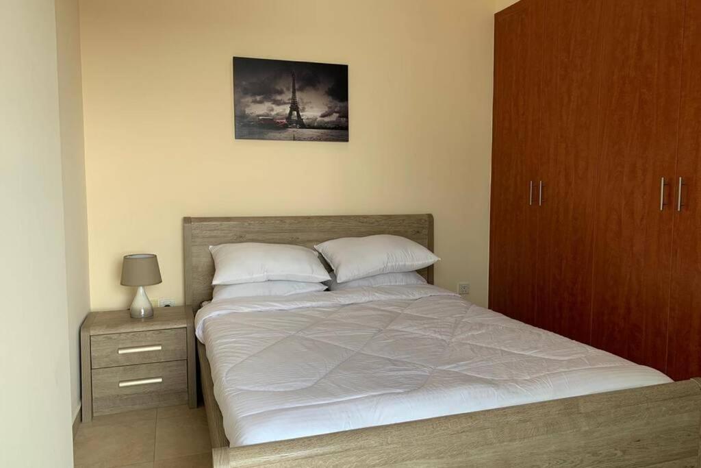 Cozy 2Bhk Near To Dmcc Metro Station -505 Apartamento Dubai Exterior foto