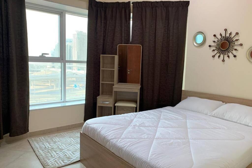 Cozy 2Bhk Near To Dmcc Metro Station -505 Apartamento Dubai Exterior foto